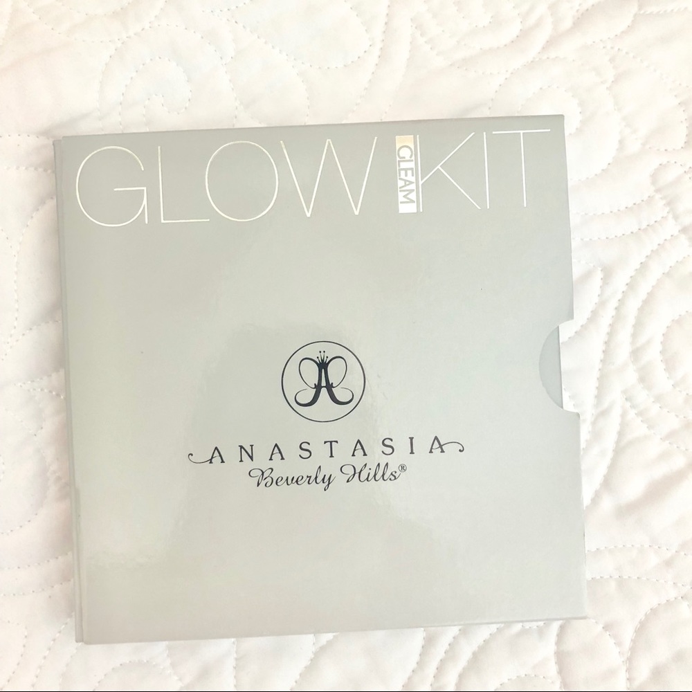 Anastasia Beverly Hills Glow Kit in Gleam